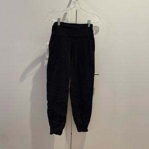 Lululemon jogger fit